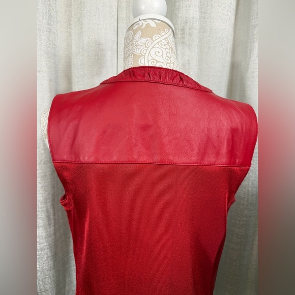 Peter Nygård Women’s Red Genuine Leather Zip Vest Size L Pockets, Stretch Back - Picture 5 of 14